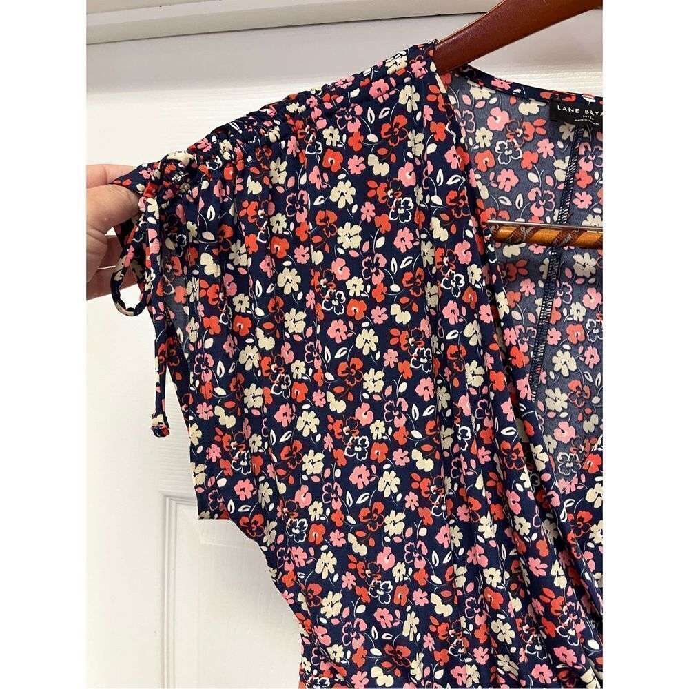 Lane Bryant Navy & Red Floral Print Side & Shoulder Ruched Blouse sz 14/16 NWT - Picture 3 of 8
